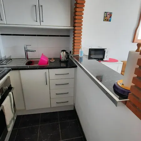 Vistamarina A402 - 1 Bed, Quiet But Very Close To And Marina - No Car Needed Lägenhet